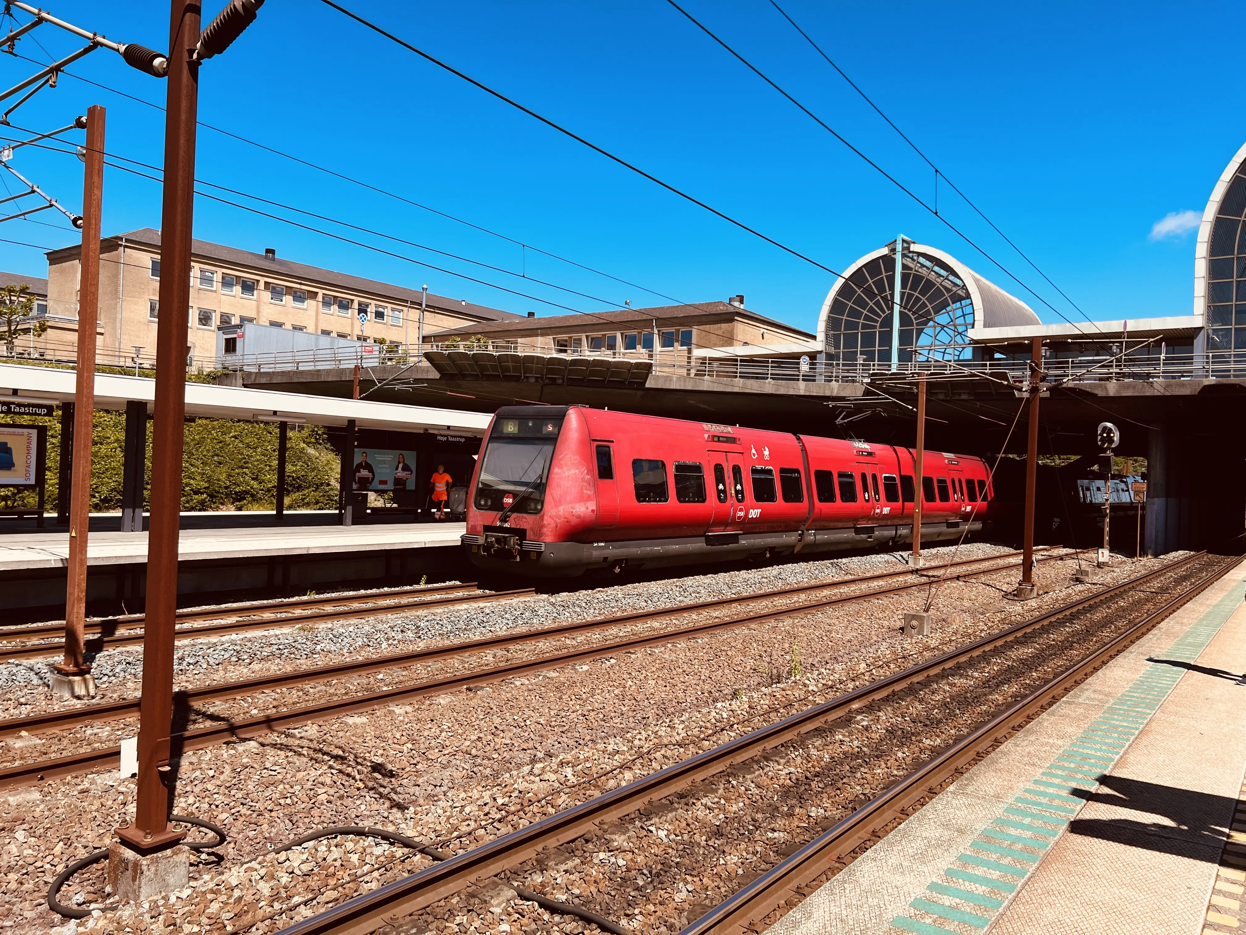 Billede af DSB SA 8162 fotograferet ud for Høje Taastrup Station. Billede af DSB SA 8162 fotograferet ud for Høje Taastrup Station.
