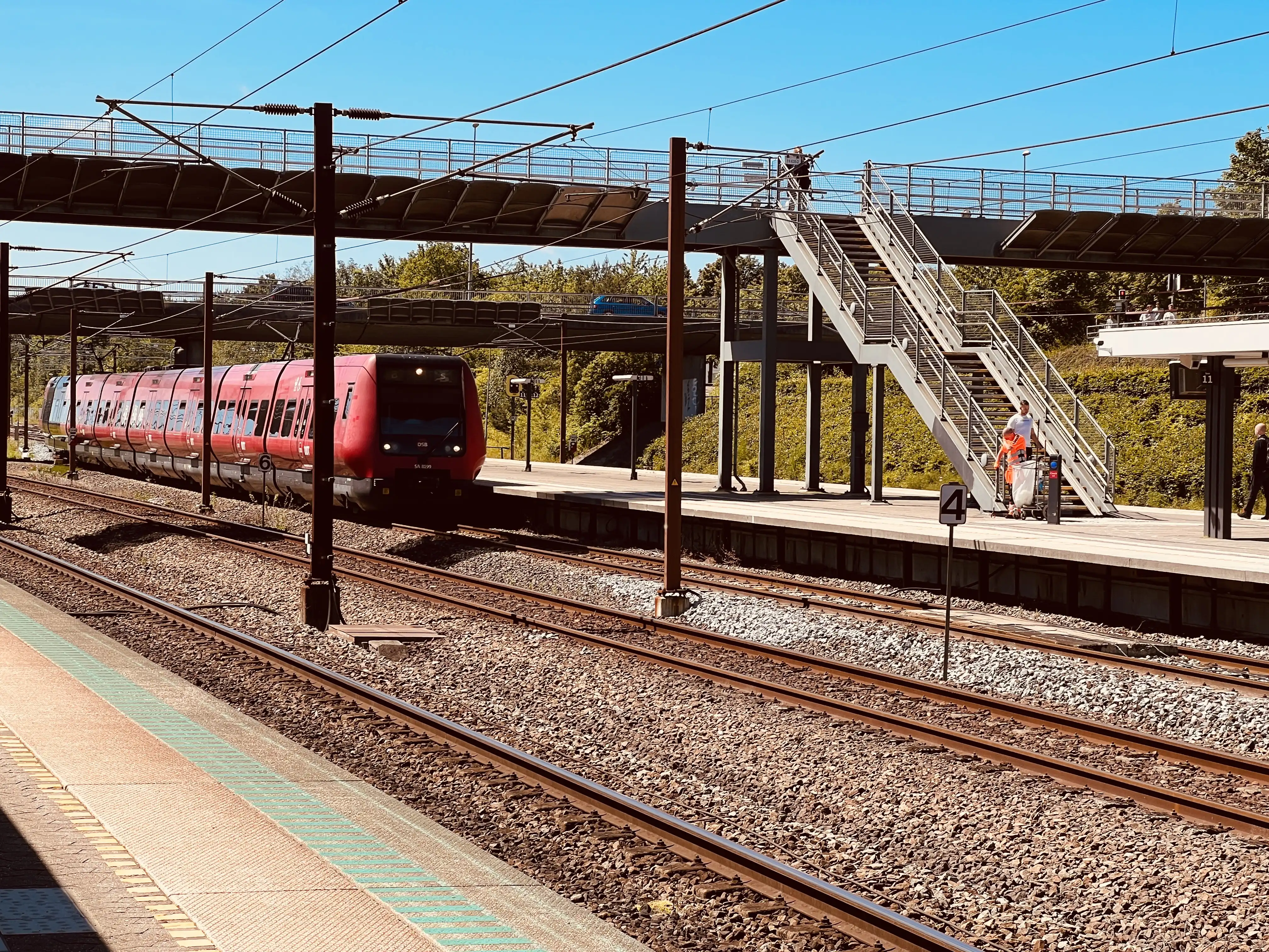 Billede af DSB SA 8199 fotograferet ud for Høje Taastrup Station. Billede af DSB SA 8199 fotograferet ud for Høje Taastrup Station.