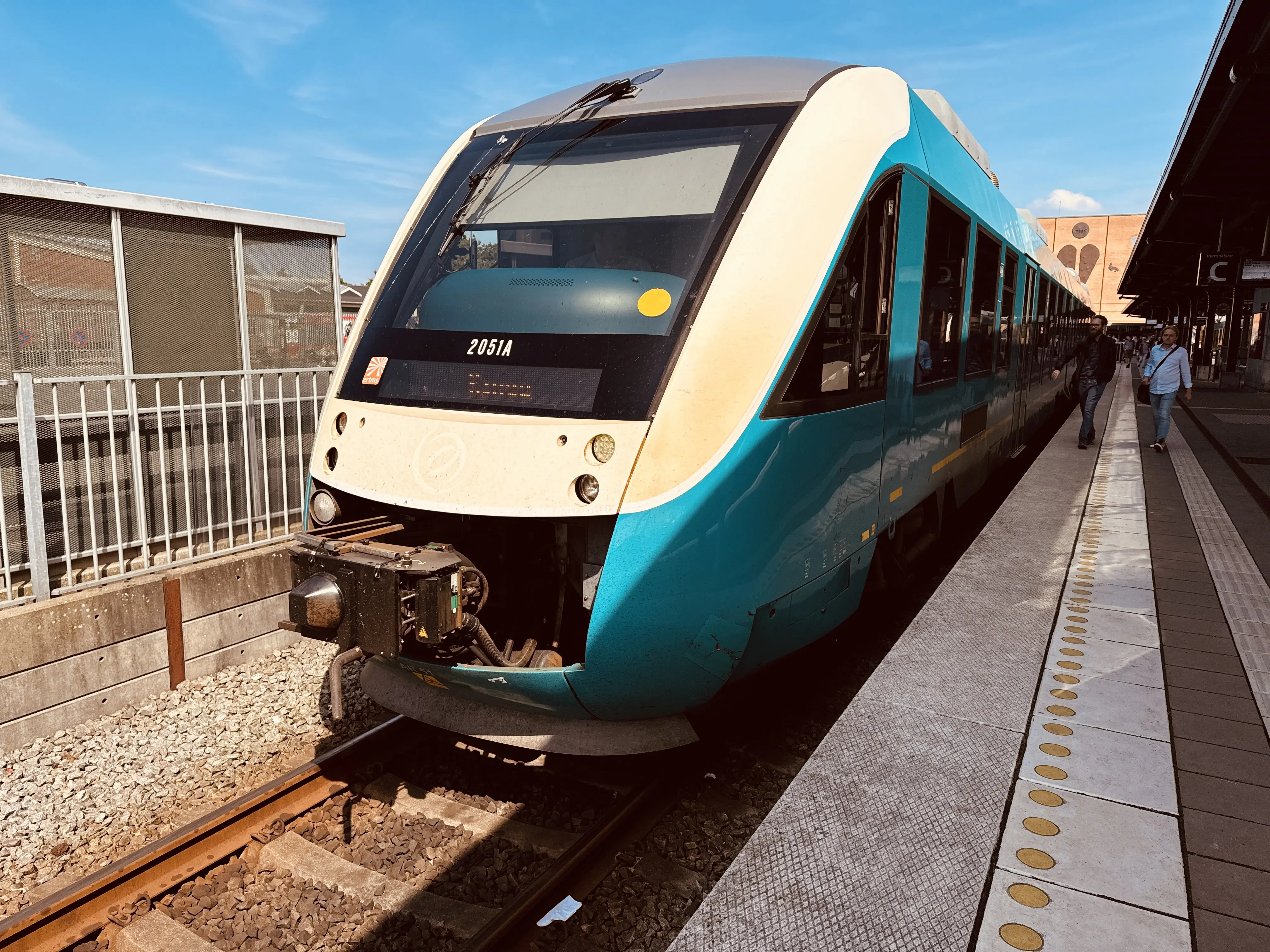 Billede af ARRIVA AR 2051 fotograferet ud for Odense Banegård Center. Billede af ARRIVA AR 2051 fotograferet ud for Odense Banegård Center.