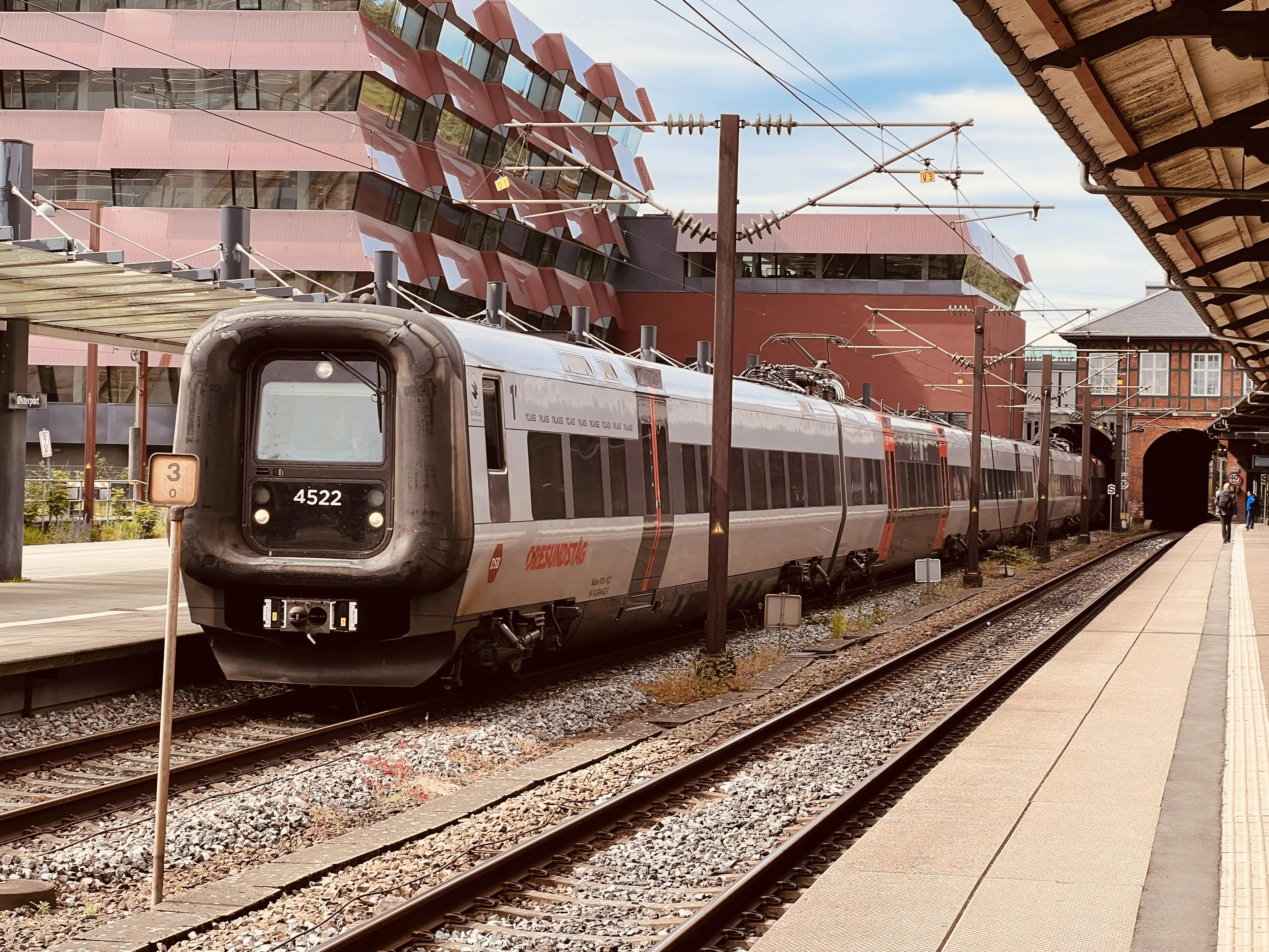 Billede af DSB ET 4322 fotograferet ud for Østerport Station. Billede af DSB ET 4322 fotograferet ud for Østerport Station.