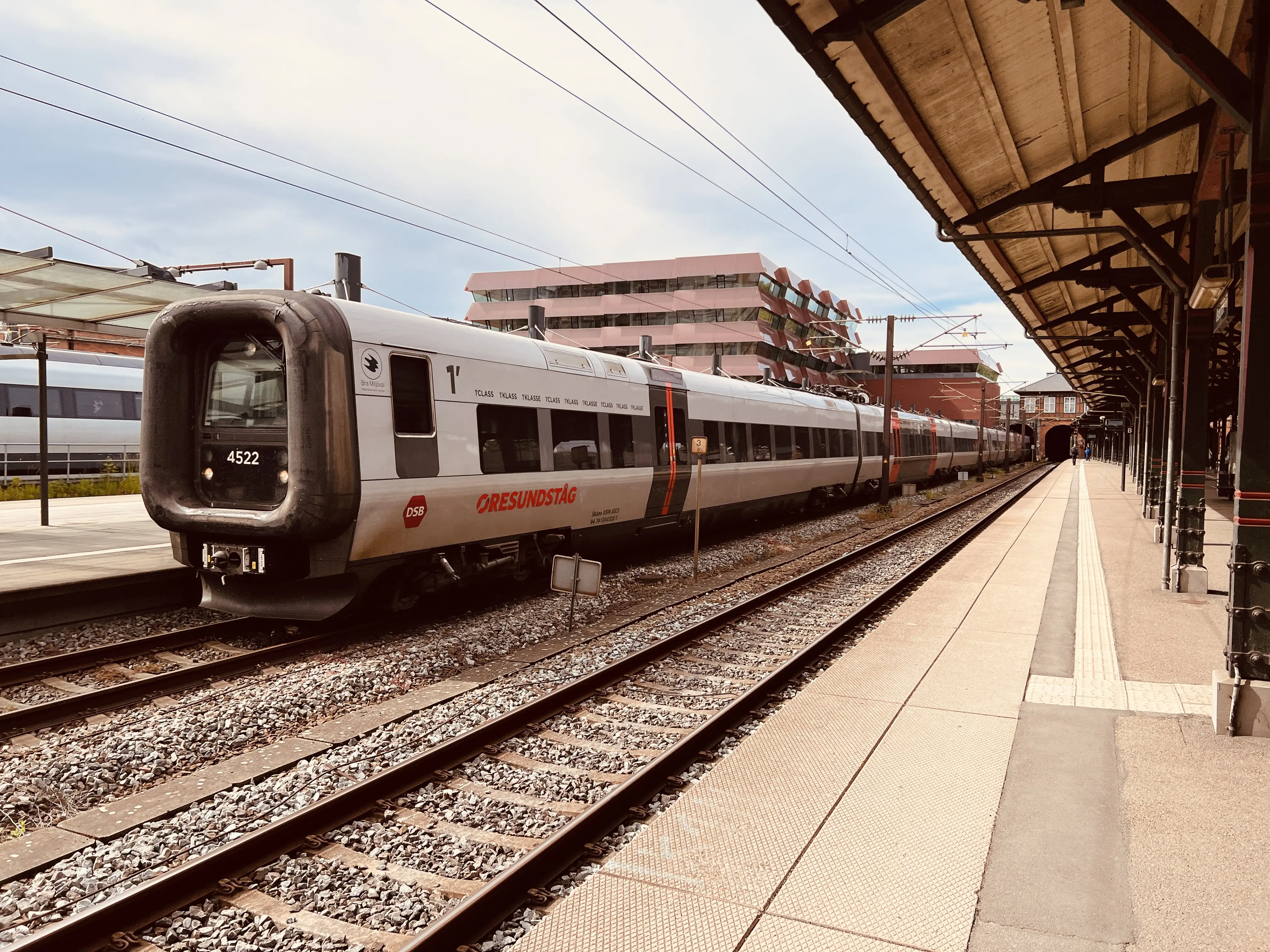Billede af DSB ET 4322 fotograferet ud for Østerport Station. Billede af DSB ET 4322 fotograferet ud for Østerport Station.