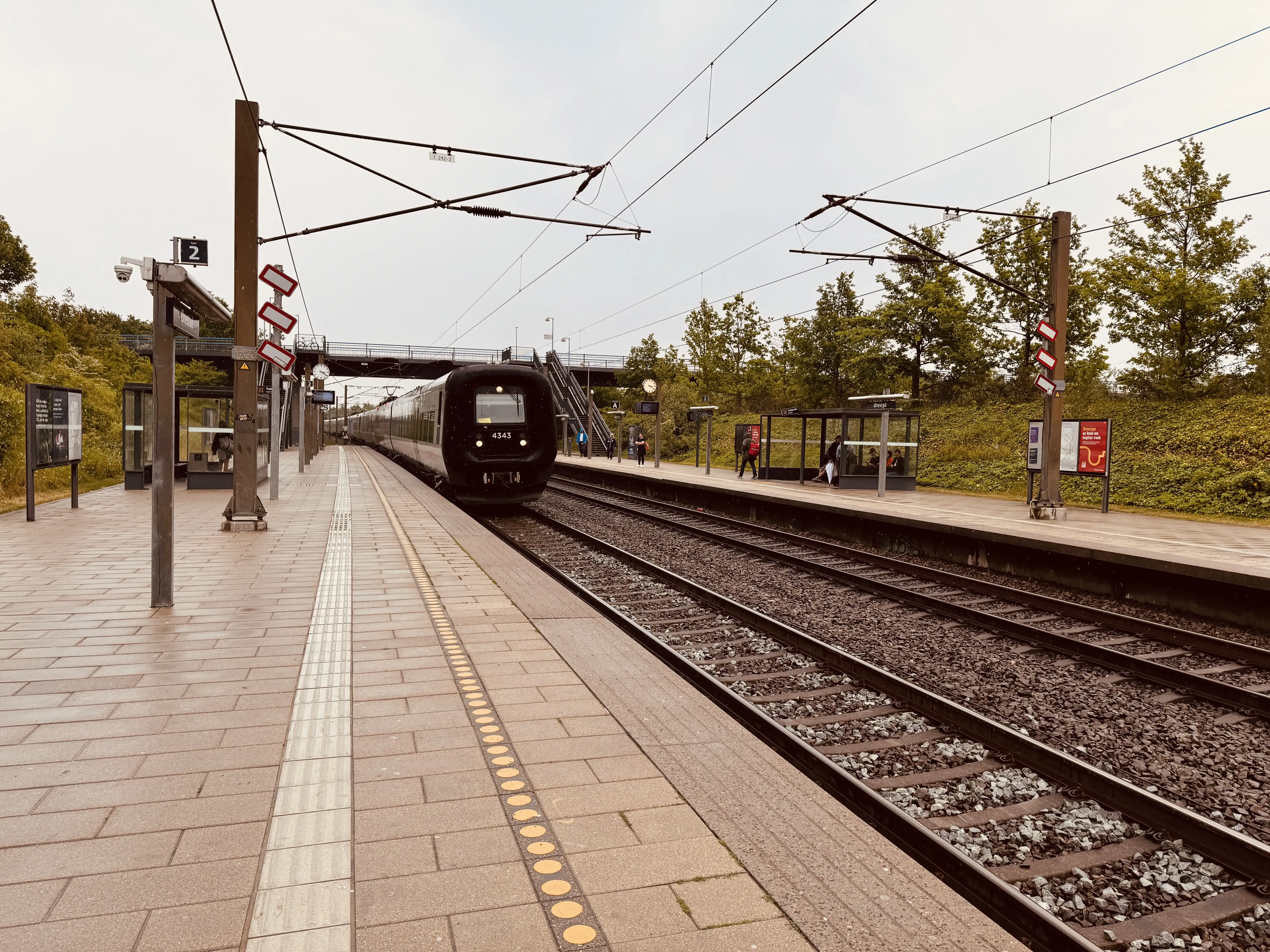 Billede af DSB ET 4343 fotograferet ud for Ørestad Trinbræt. Billede af DSB ET 4343 fotograferet ud for Ørestad Trinbræt.