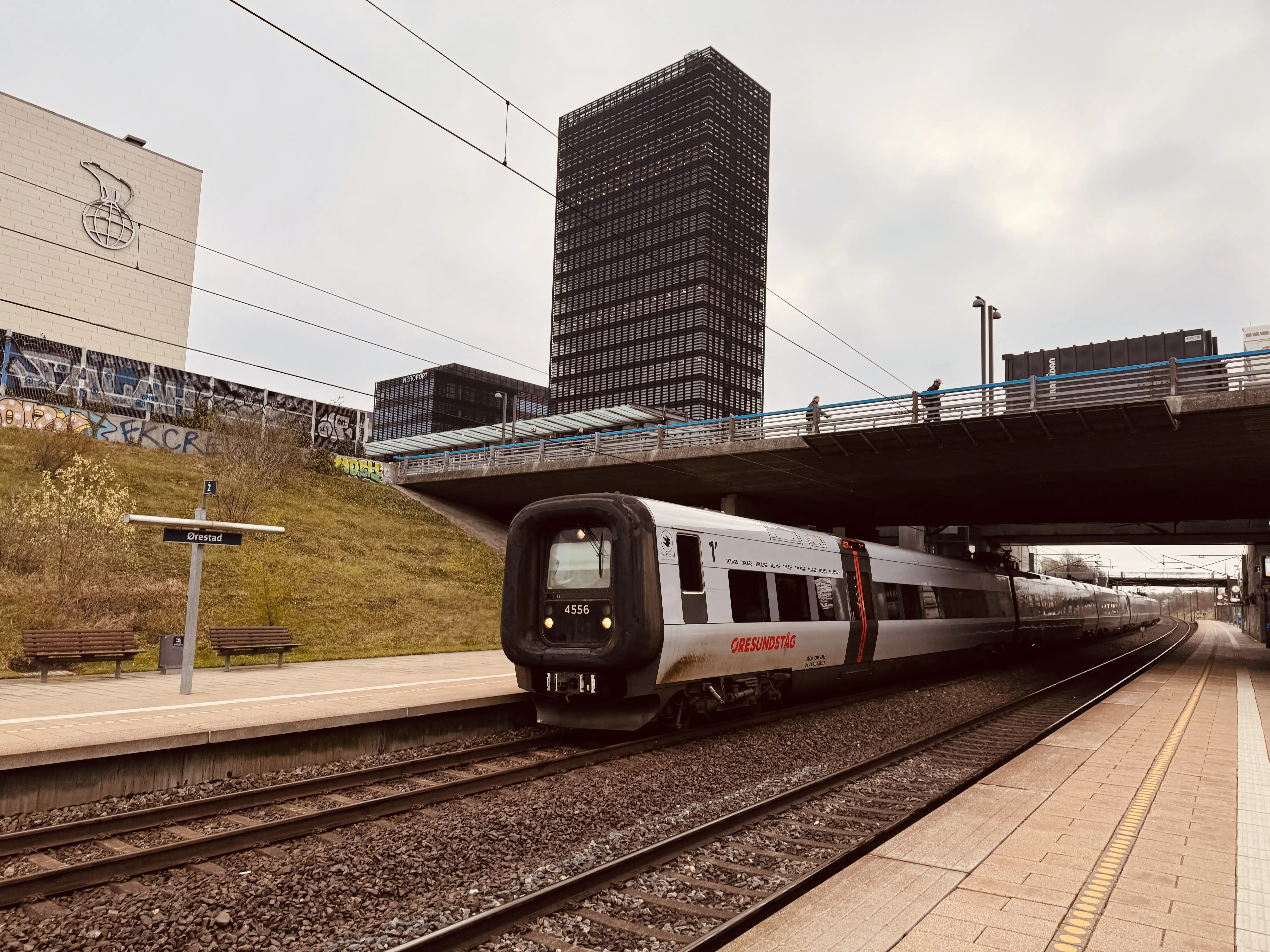Billede af DSB ET 4356 fotograferet ud for Ørestad Trinbræt. Billede af DSB ET 4356 fotograferet ud for Ørestad Trinbræt.