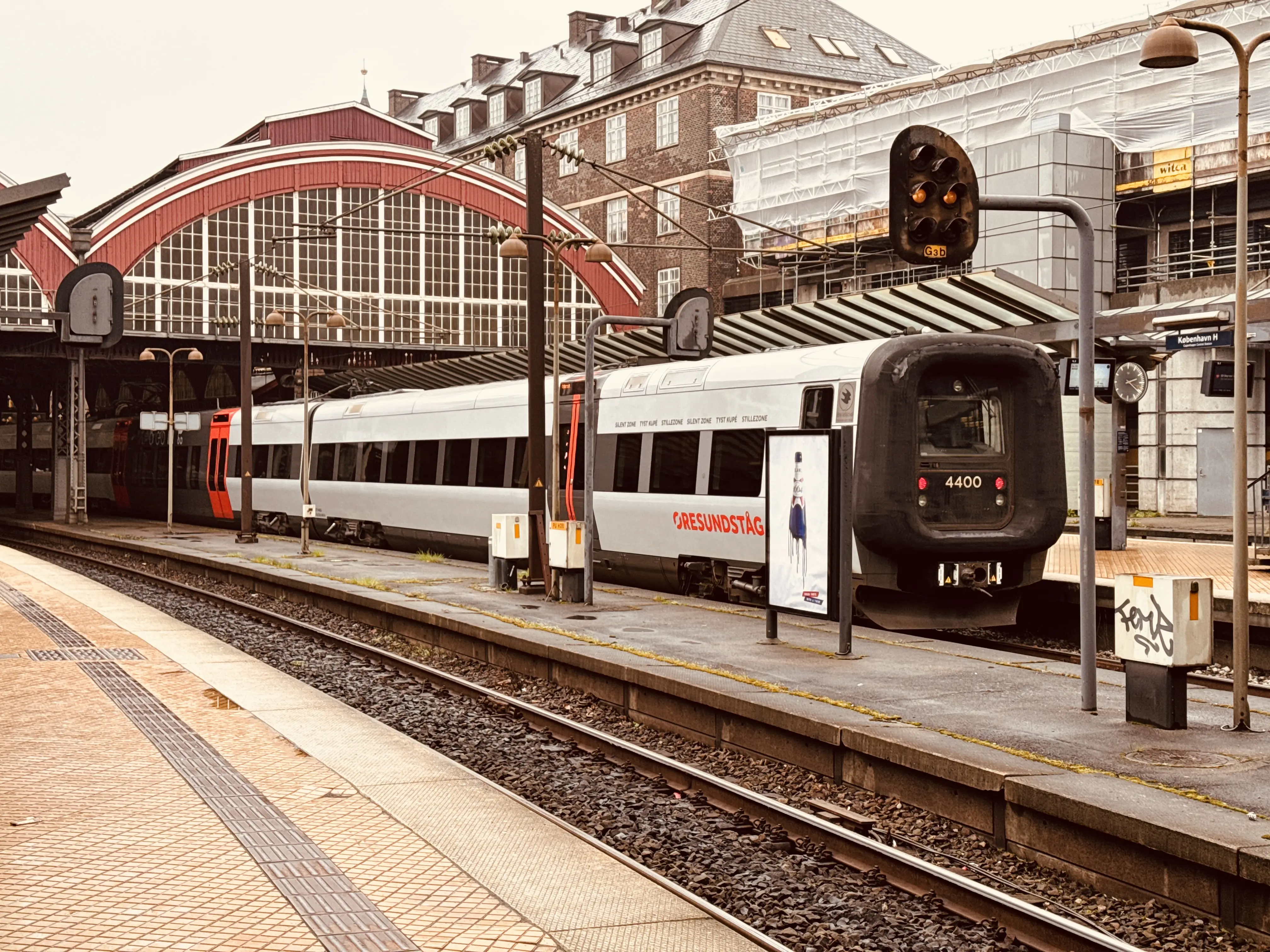 Billede af DSB ET 4400 fotograferet ud for København Hovedbanegård. Billede af DSB ET 4400 fotograferet ud for København Hovedbanegård.