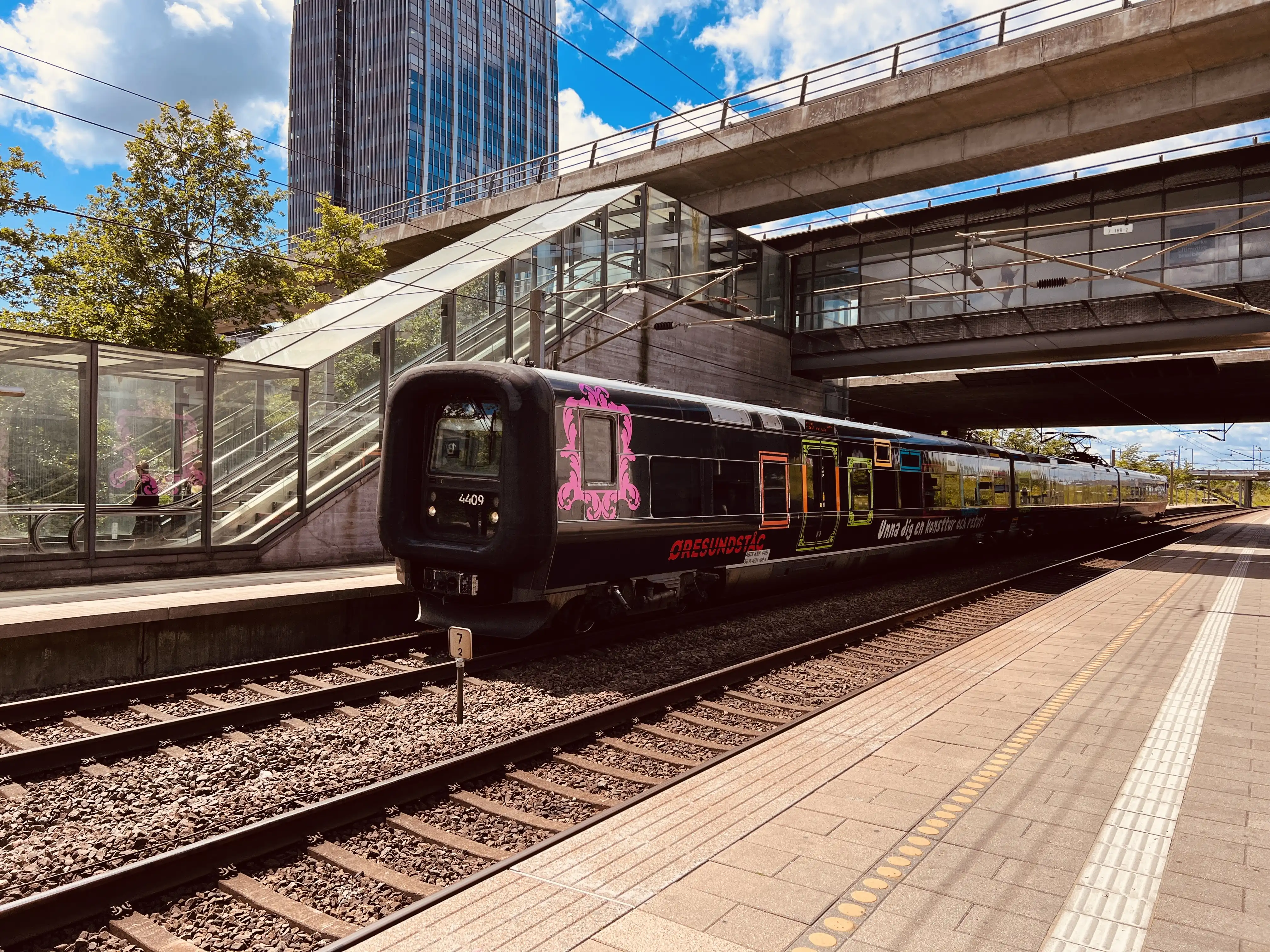 Billede af DSB ET 4409 fotograferet ud for Ørestad Trinbræt. Billede af DSB ET 4409 fotograferet ud for Ørestad Trinbræt.
