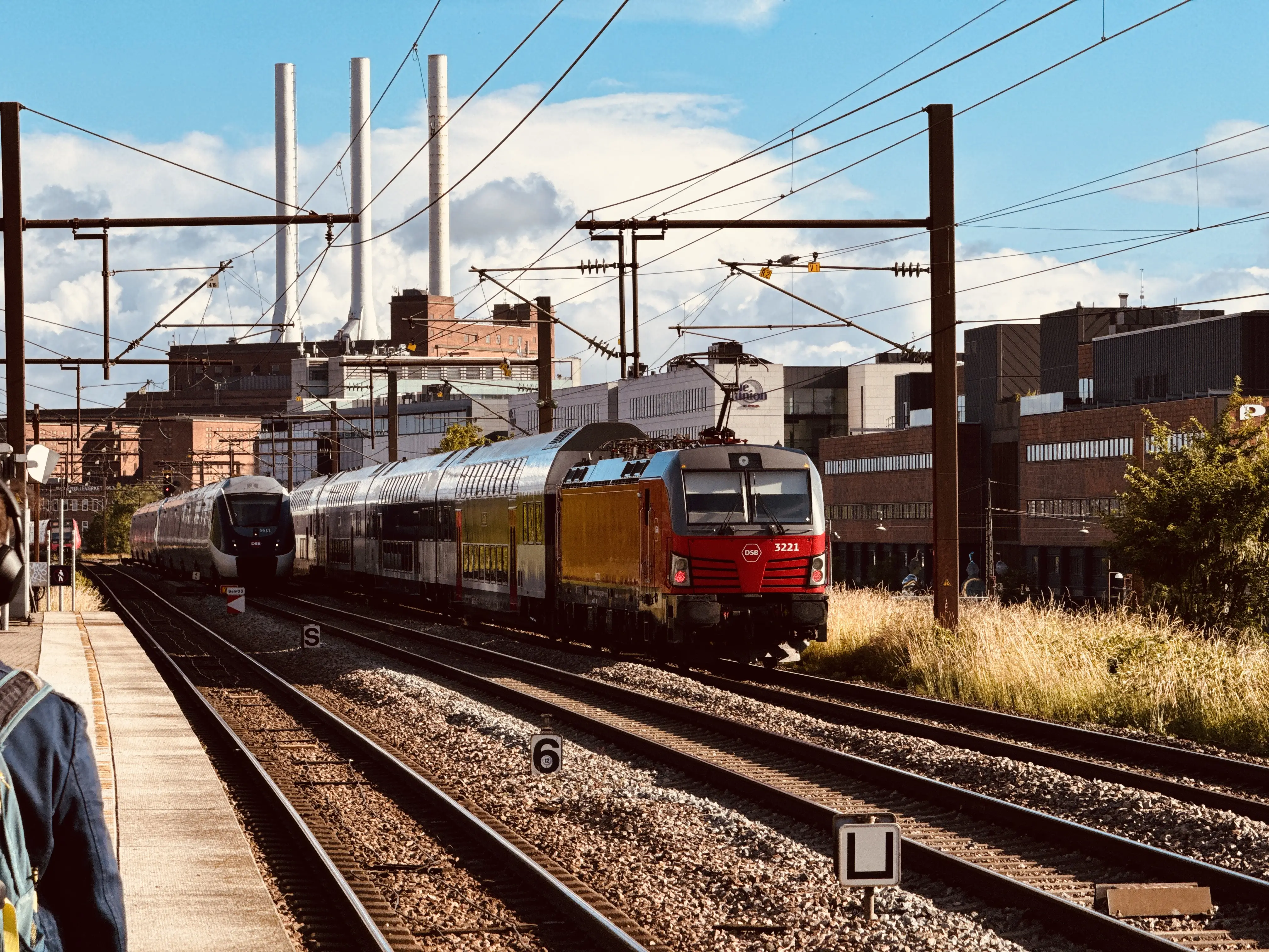 Billede af DSB EB 3221 fotograferet ud for Nordhavn S-togstrinbræt. Billede af DSB EB 3221 fotograferet ud for Nordhavn S-togstrinbræt.