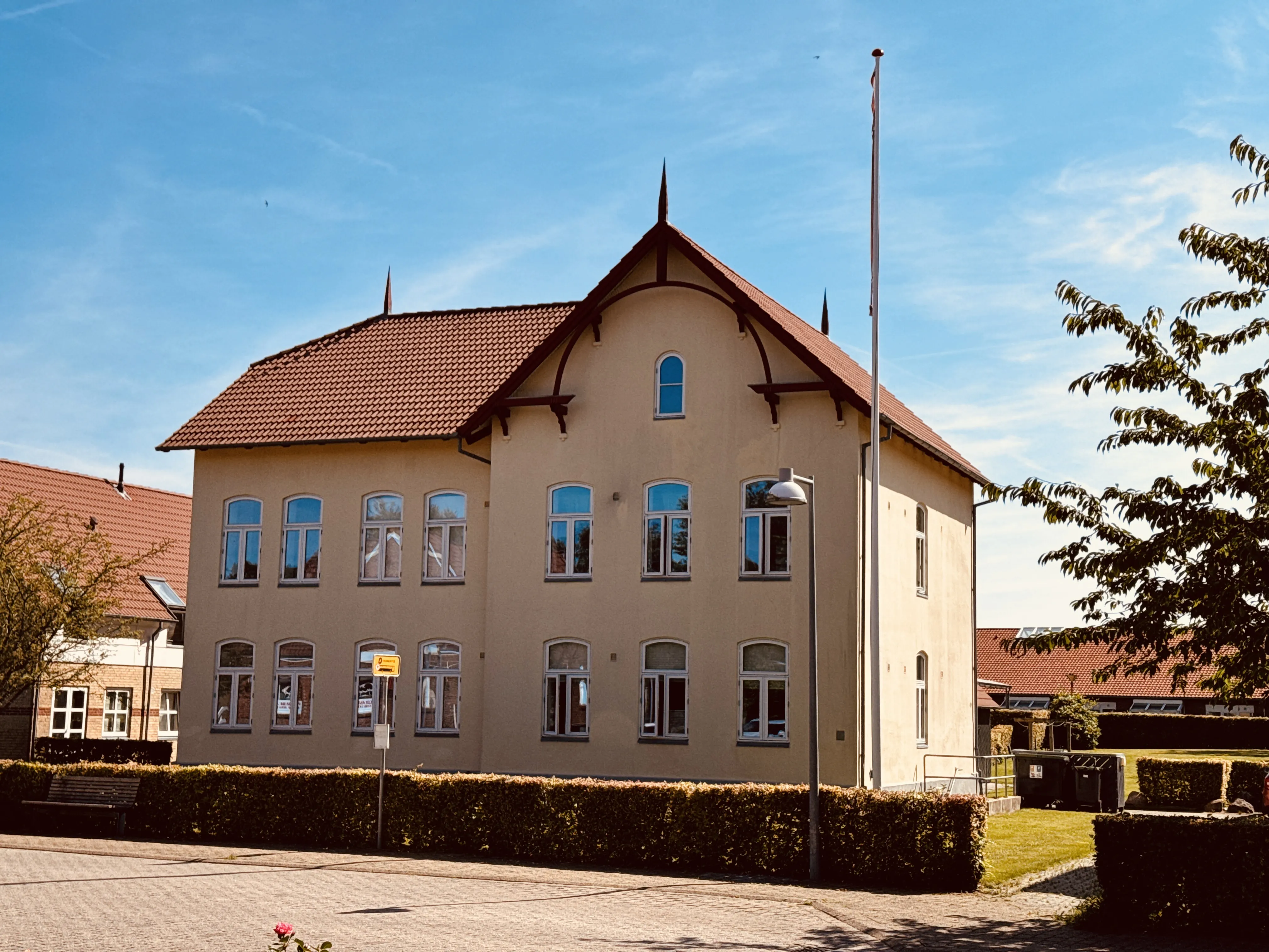 Billede af Skodborg Amtsbanegård.