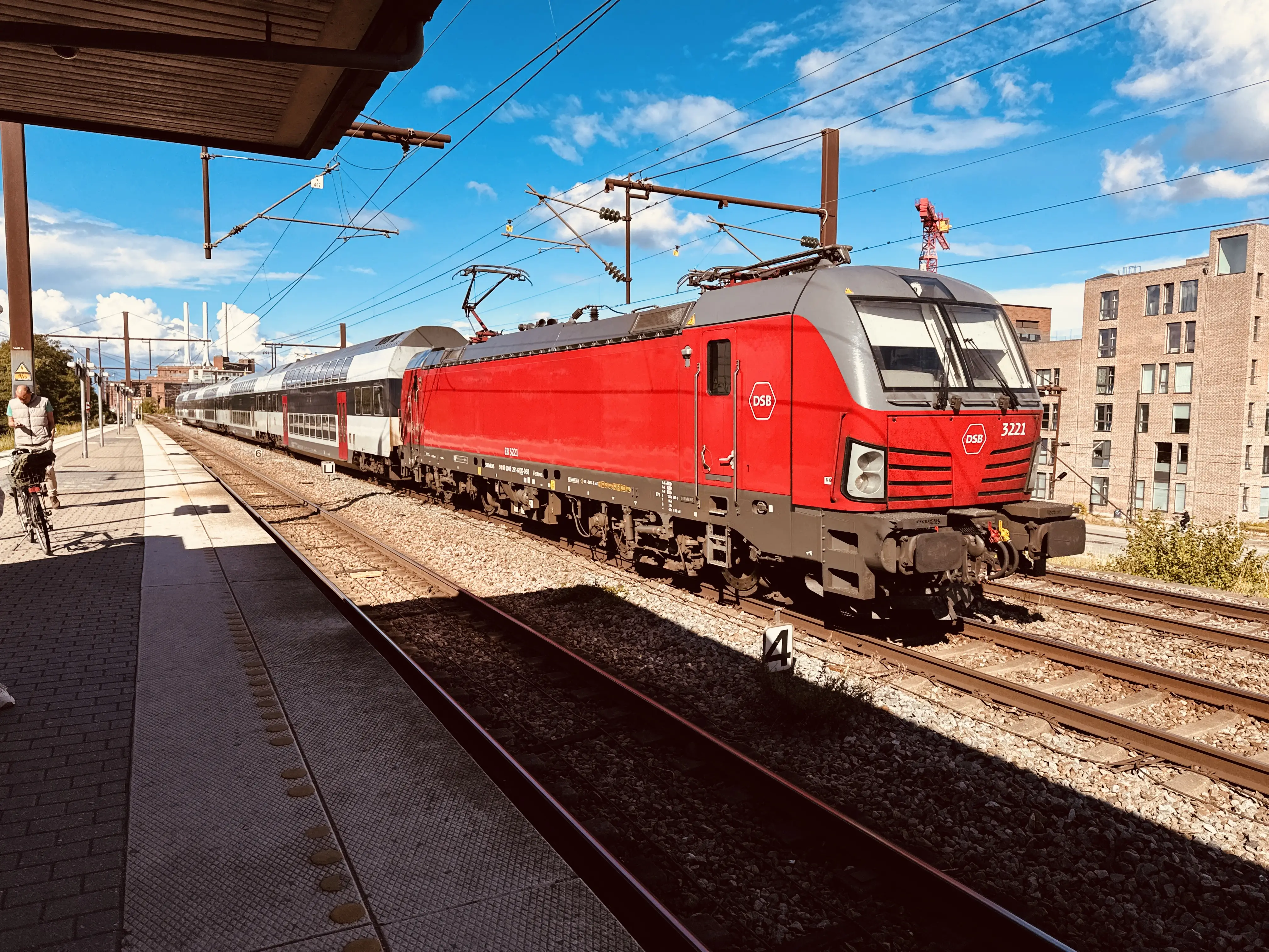 Billede af DSB EB 3221 fotograferet ud for Nordhavn S-togstrinbræt. Billede af DSB EB 3221 fotograferet ud for Nordhavn S-togstrinbræt.