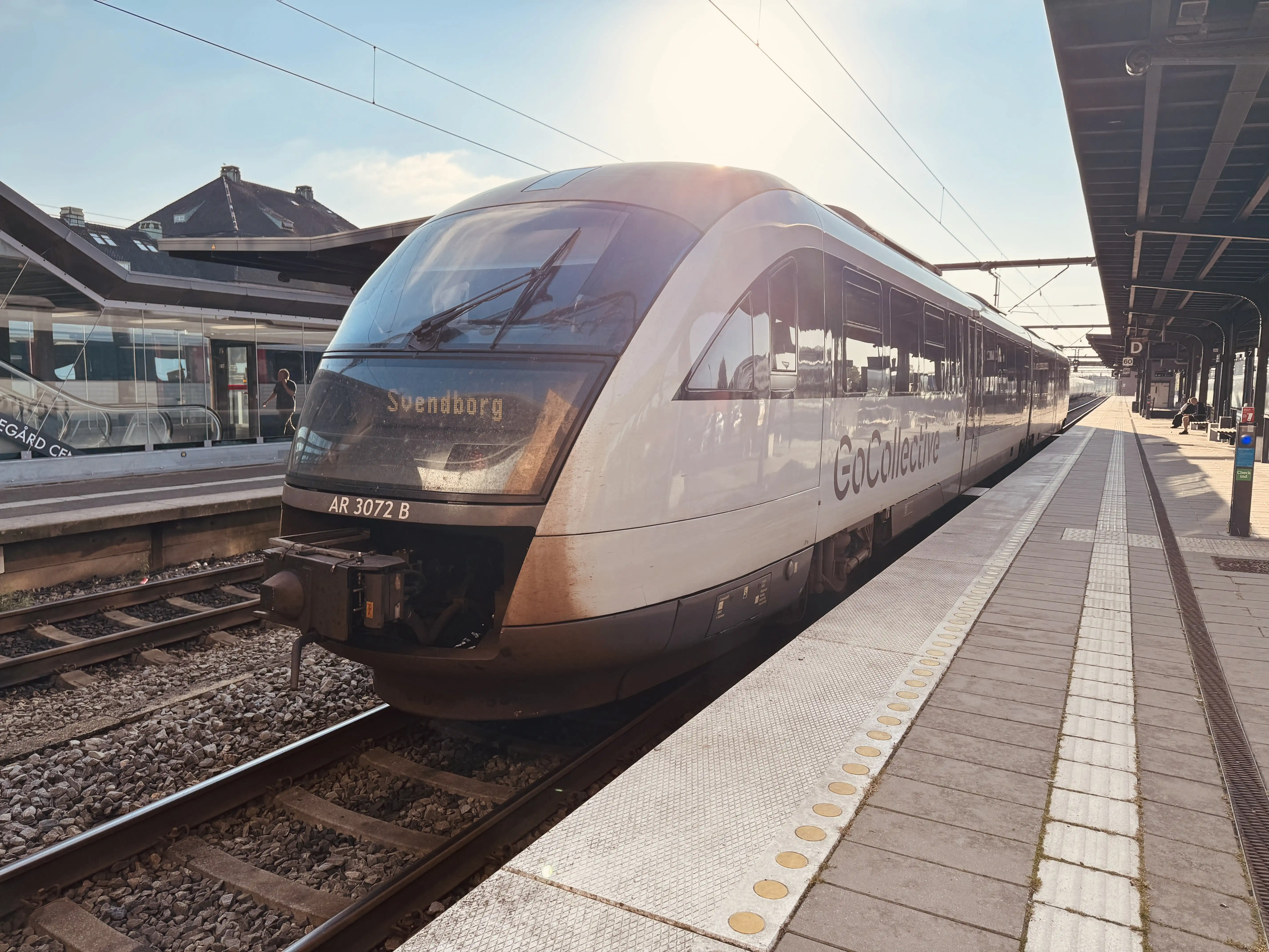 Billede af GoCollective AR 3072, tidligere DSB MQ 4122-4922 fotograferet ud for Odense Banegård Center. Billede af GoCollective AR 3072, tidligere DSB MQ 4122-4922 fotograferet ud for Odense Banegård Center.