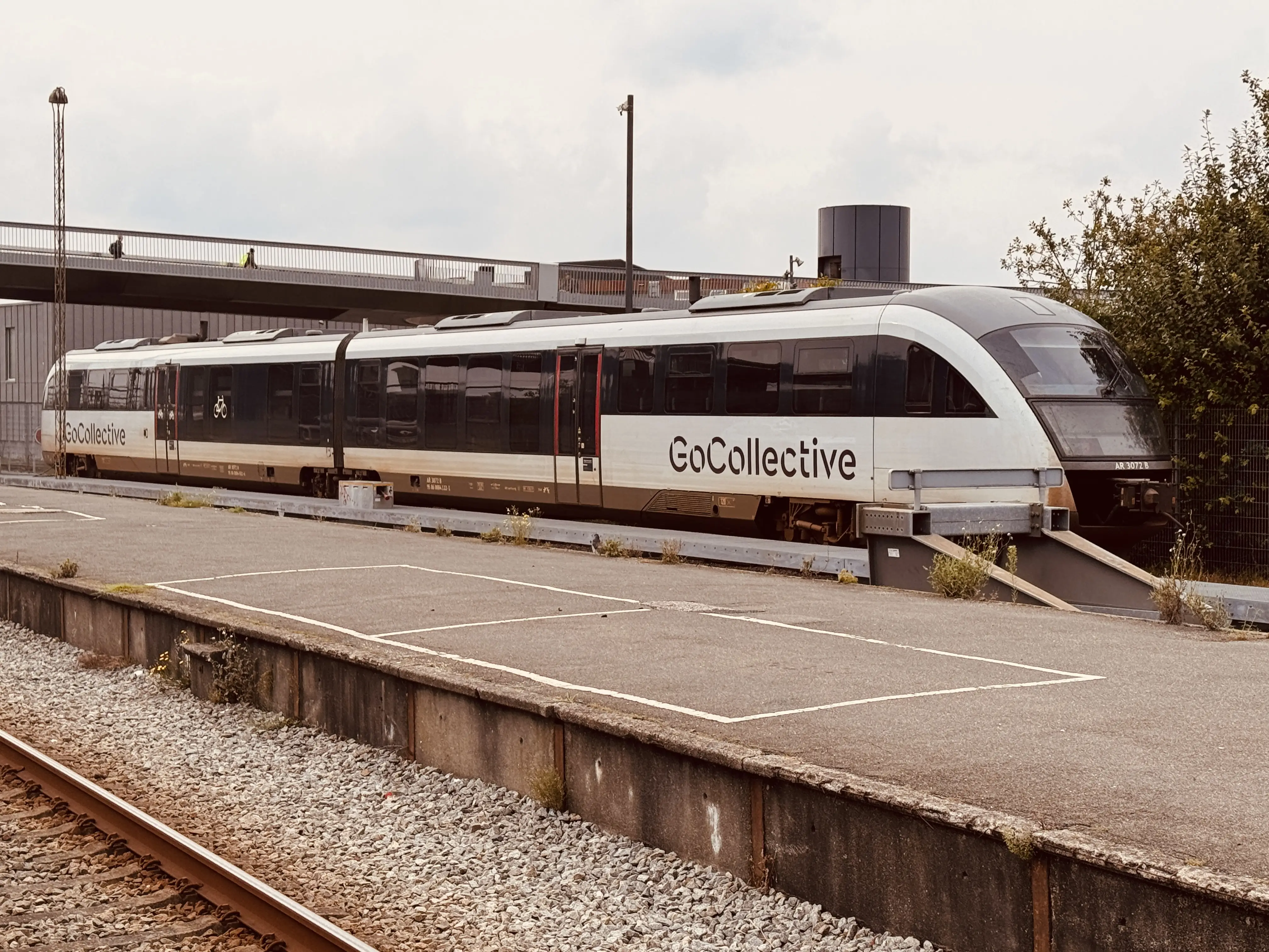 Billede af GoCollective AR 3072, tidligere DSB MQ 4122-4922 fotograferet ud for Odense Banegård Center. Billede af GoCollective AR 3072, tidligere DSB MQ 4122-4922 fotograferet ud for Odense Banegård Center.