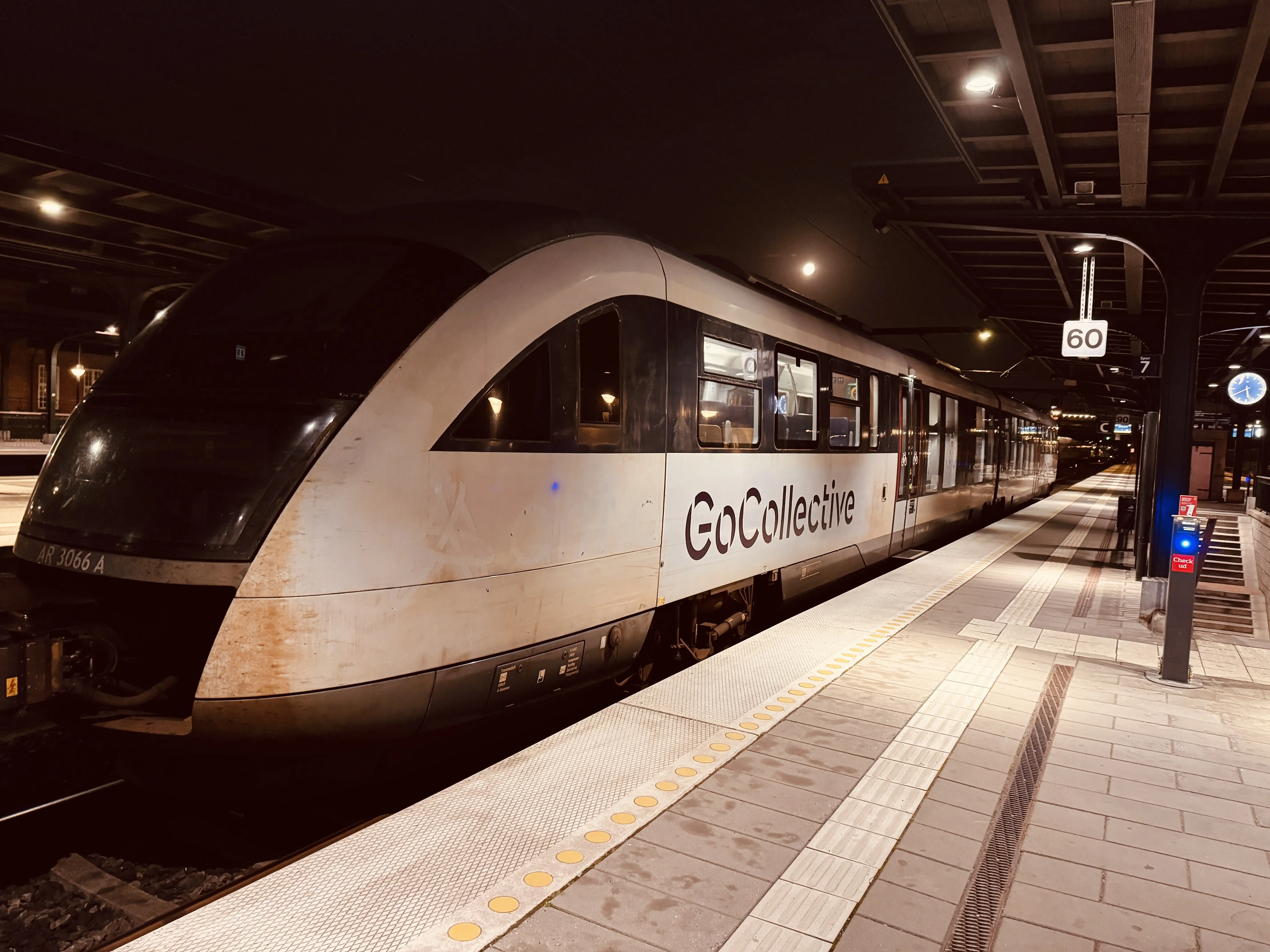 Billede af GoCollective AR 3066, tidligere DSB MQ 4116-4916 fotograferet ud for Odense Banegård Center. Billede af GoCollective AR 3066, tidligere DSB MQ 4116-4916 fotograferet ud for Odense Banegård Center.
