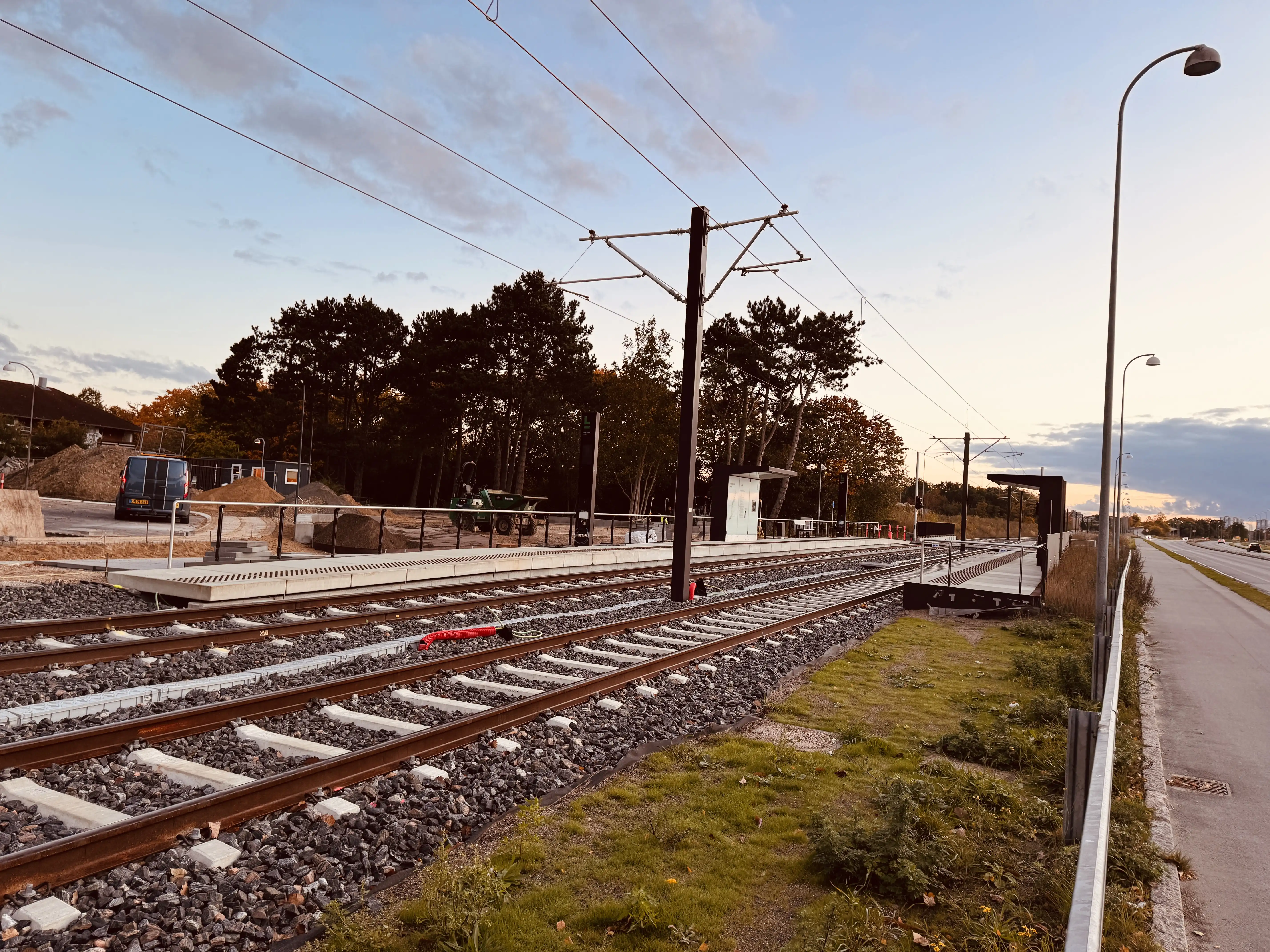 Billede af Ishøj Strand - ARKEN Letbanestation.