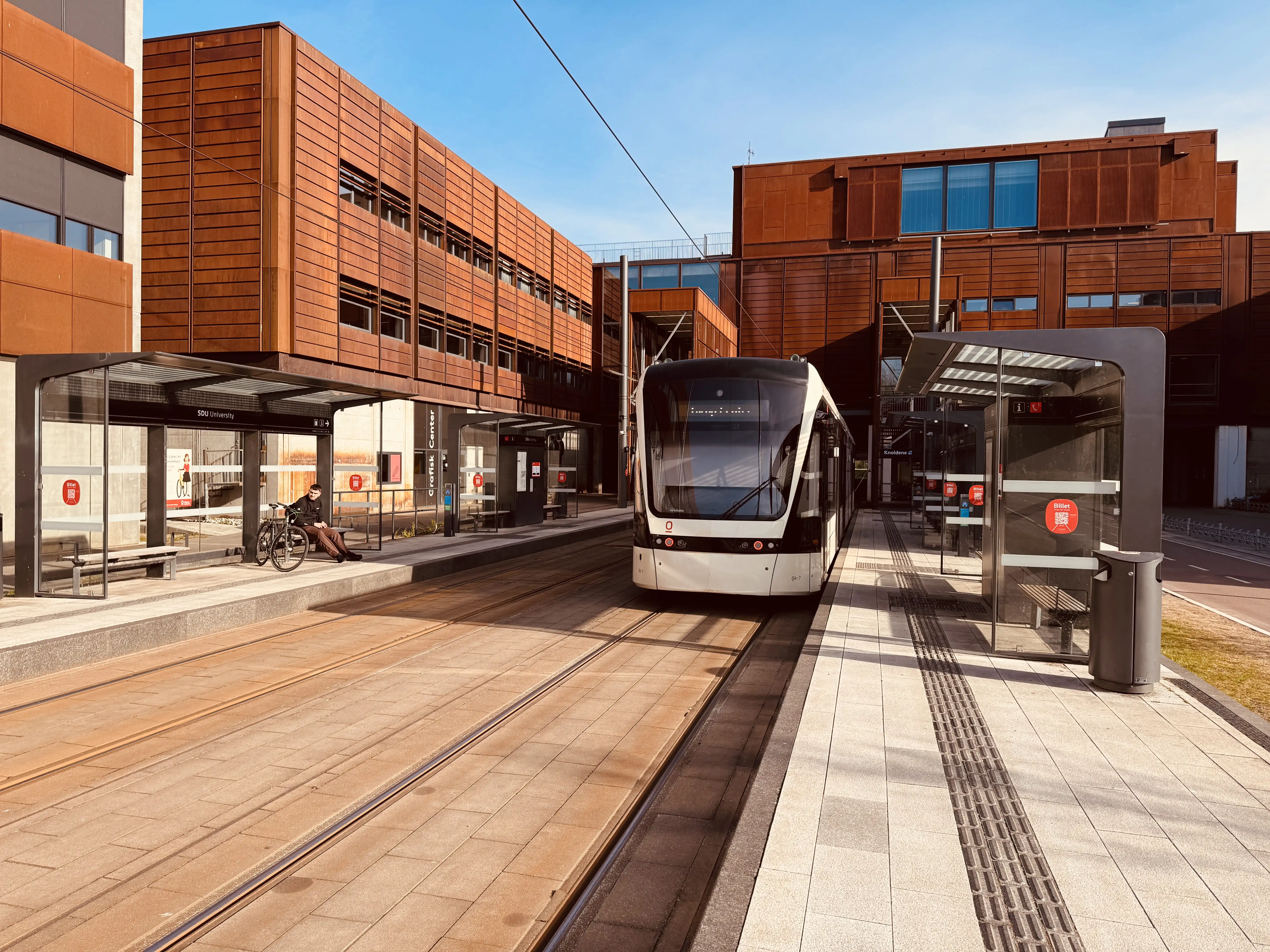 Billede af SDU Letbanestation.
