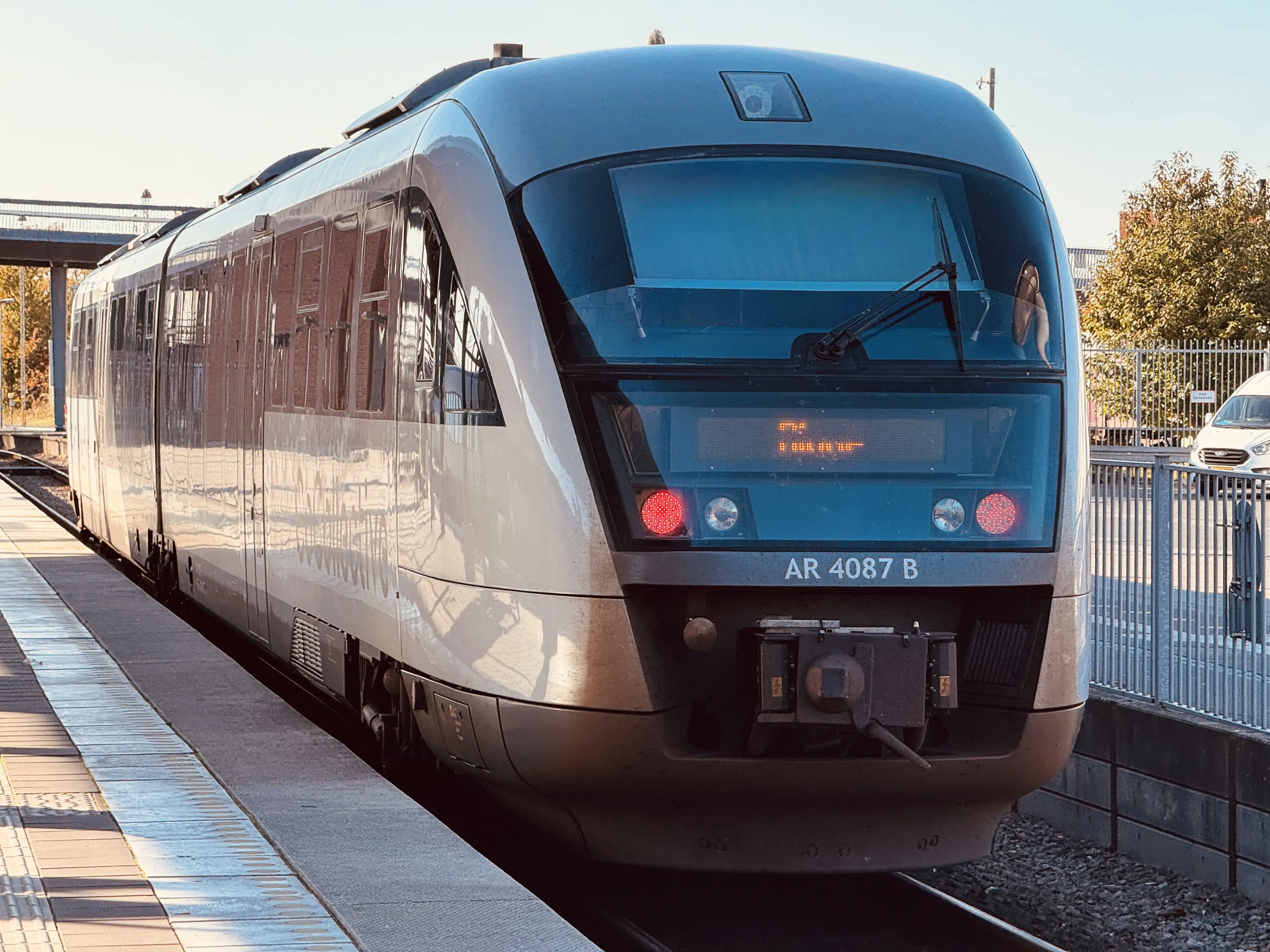 Billede af GoCollective AR 4087, tidligere DSB MQ 4127-4927 fotograferet ud for Odense Banegård Center. Billede af GoCollective AR 4087, tidligere DSB MQ 4127-4927 fotograferet ud for Odense Banegård Center.
