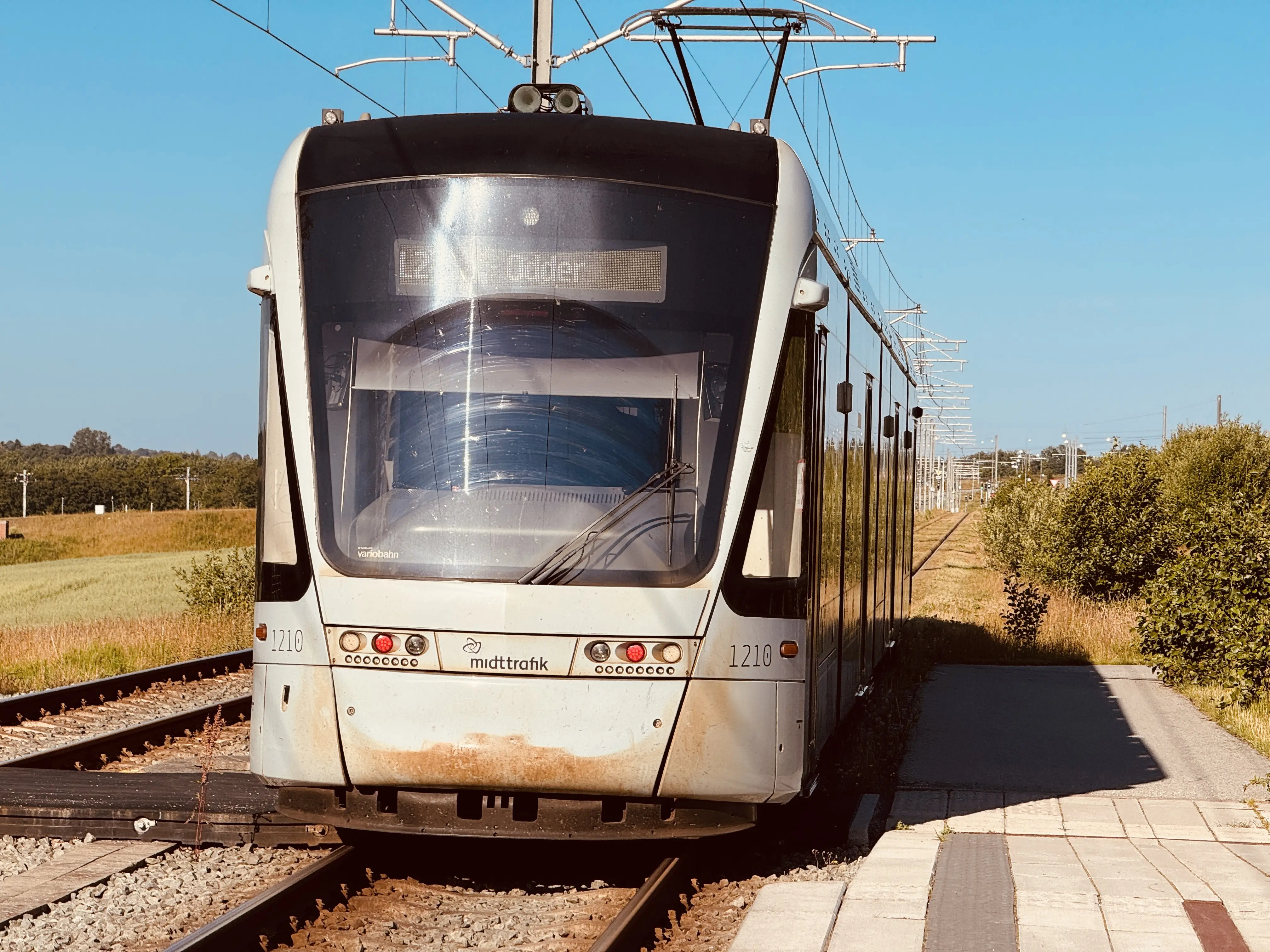 Billede af Aarhus Letbane togsæt 1110 fotograferet ud for Lisbjerg - Terp Letbanestation.