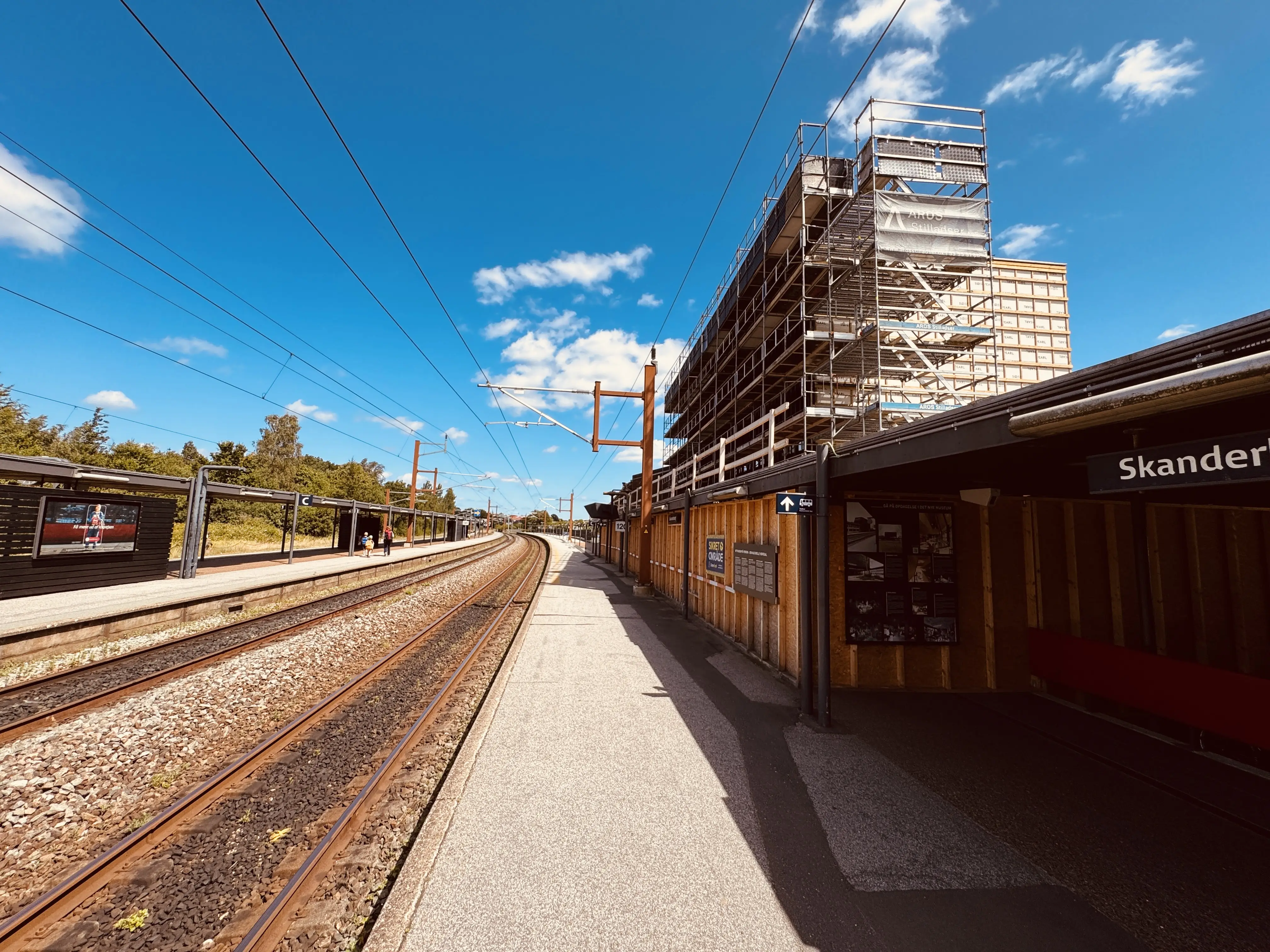Billede af byggeriet af det nye museum "Perron1", som er "DEN KULTURELLE VENTESAL" på Skanderborg Station og ligger der, hvor der var Postekspedition førhen.