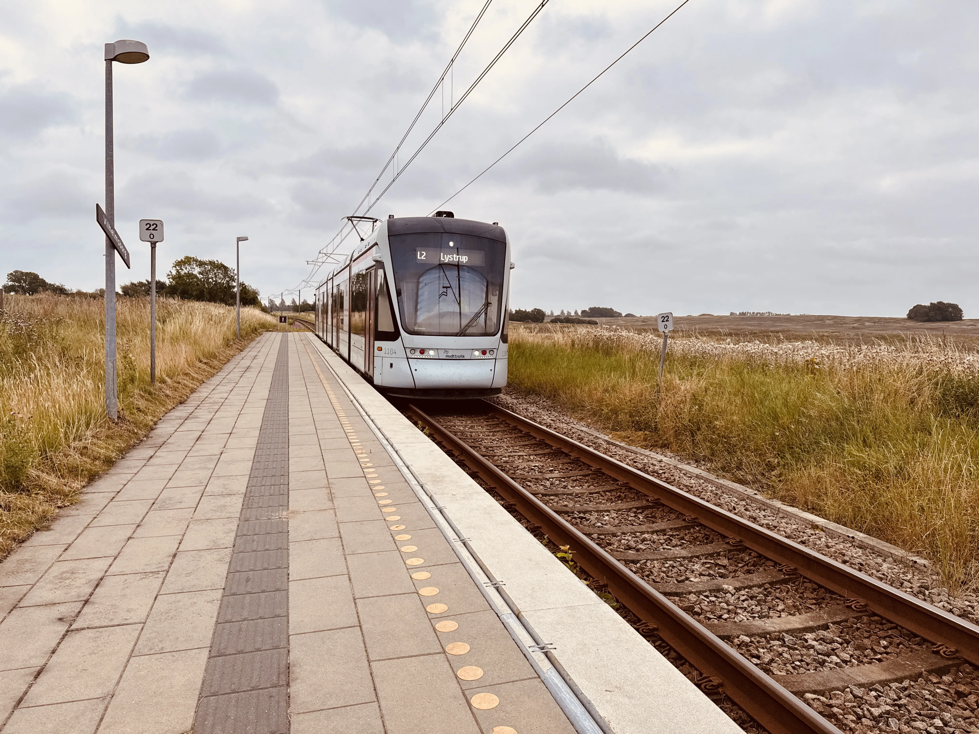 Billede af Aarhus Letbane togsæt 1104 fotograferet ud for Vilhelmsborg Letbanestation. Billede af Aarhus Letbane togsæt 1104 fotograferet ud for Vilhelmsborg Letbanestation.