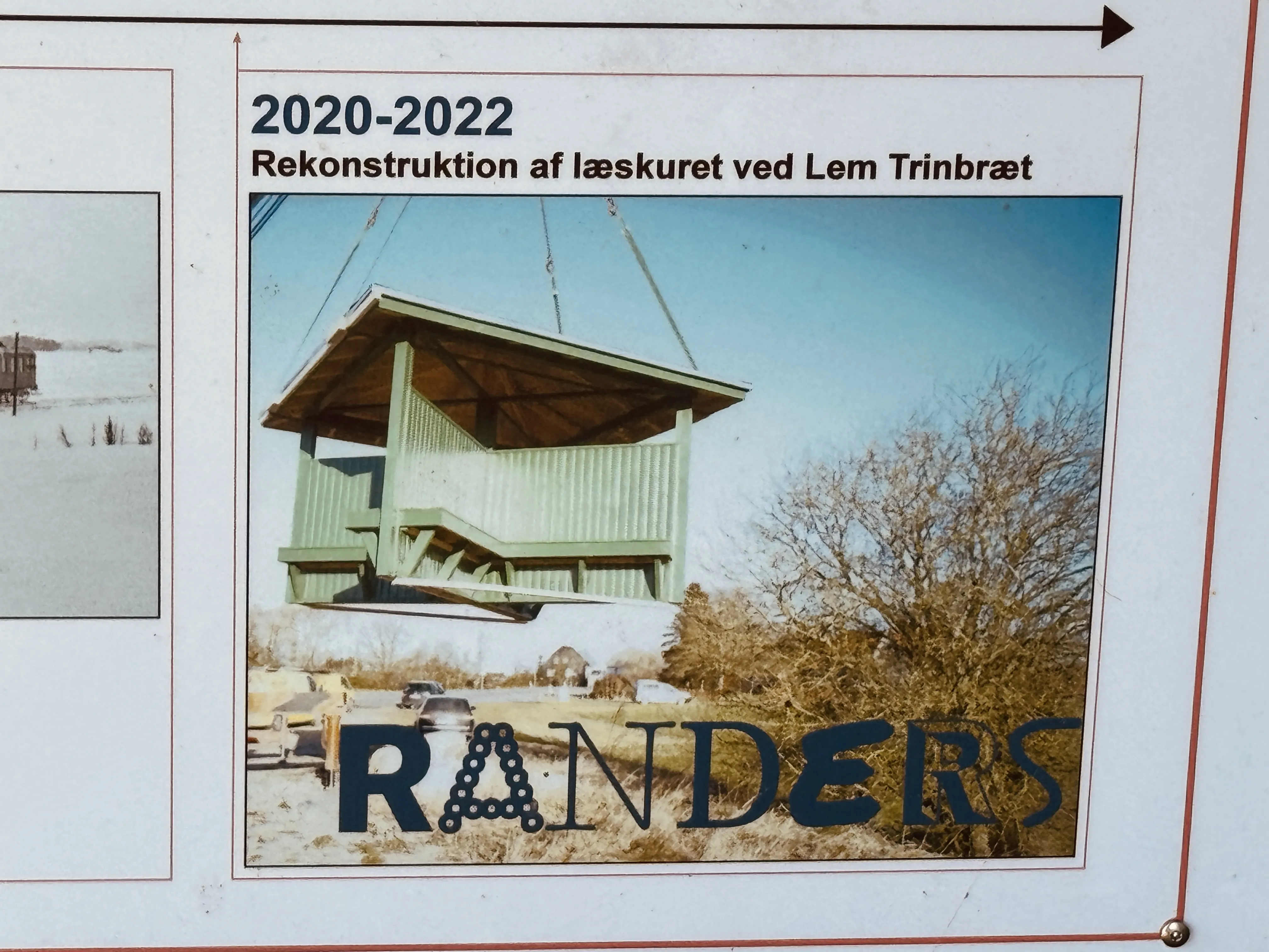 Billede af tilblivelsen og opsætning af det nye læskur til Lem Trinbræt. Billede af tilblivelsen og opsætning af det nye læskur til Lem Trinbræt.