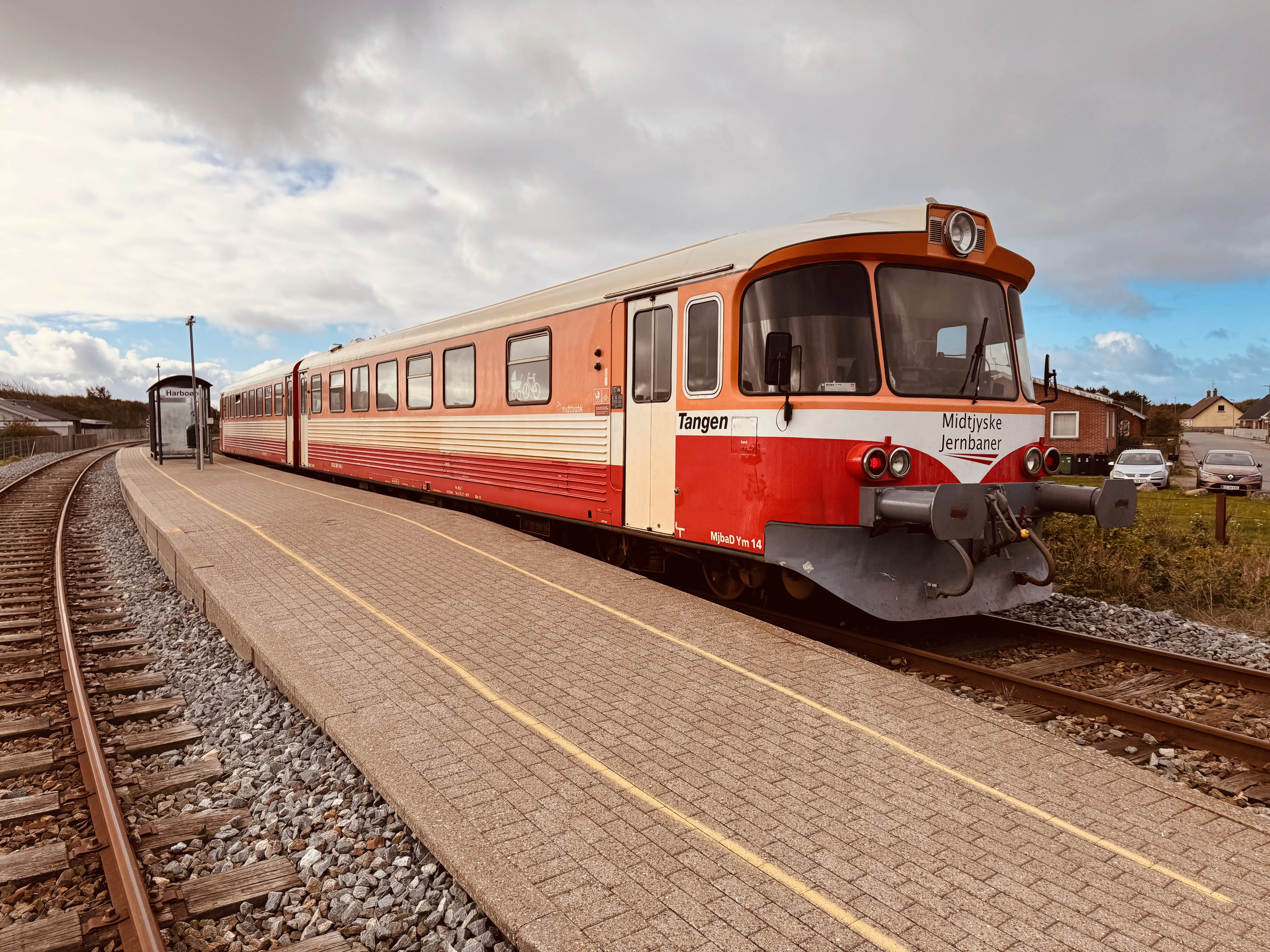 Billede af MjbaD YM 14, tidligere VLTJ YM 14 fotograferet ud for Harboøre Trinbræt.