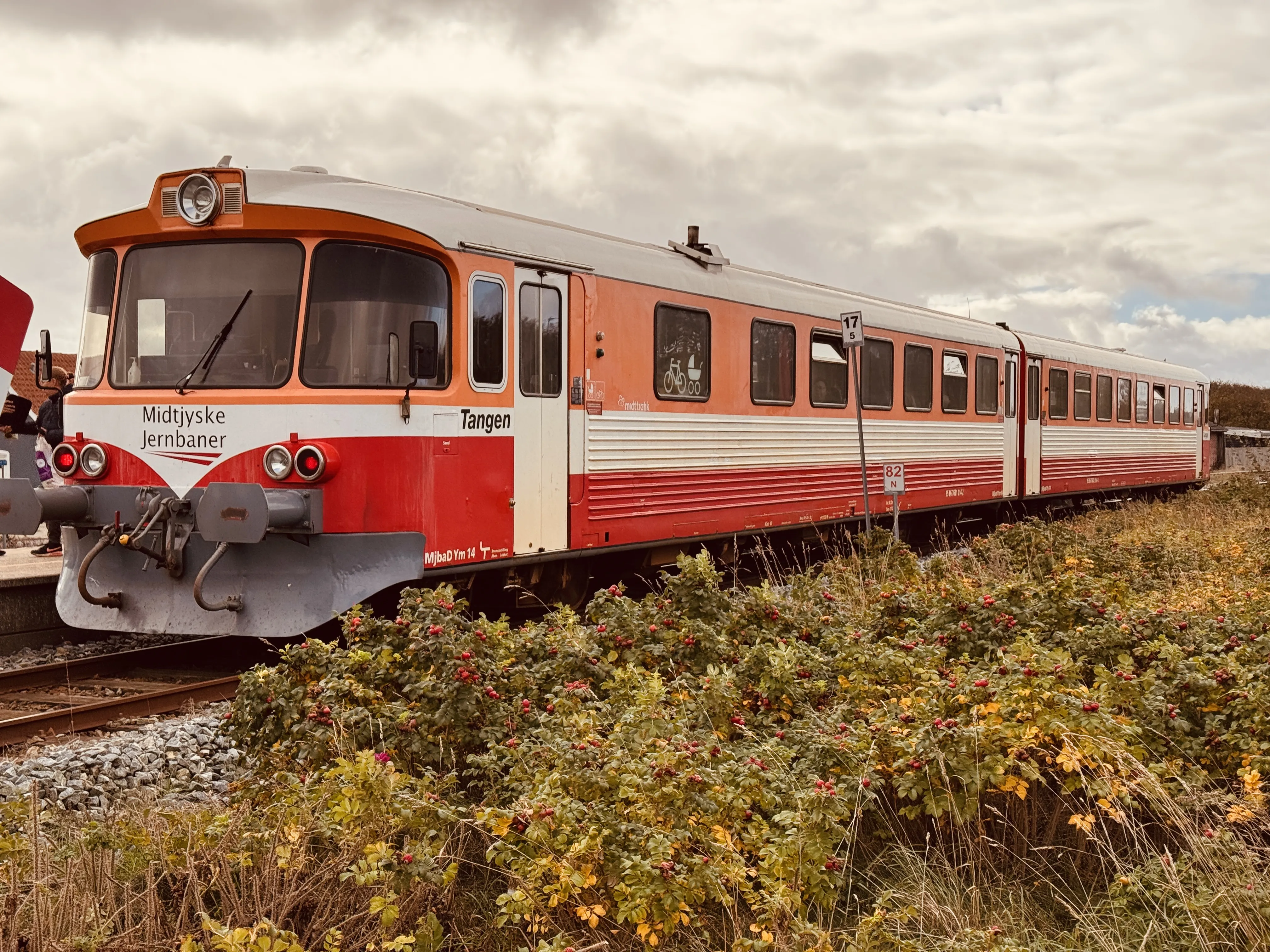 Billede af MjbaD YM 14, tidligere VLTJ YM 14 fotograferet ud for Harboøre Trinbræt.